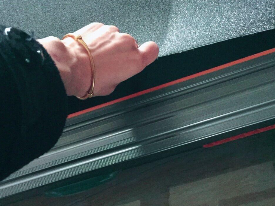 Frequent vibrations cause the treadmill belt to shift 2