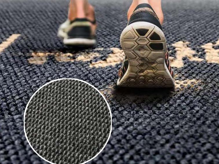 Effectively scrape off mud and dirt